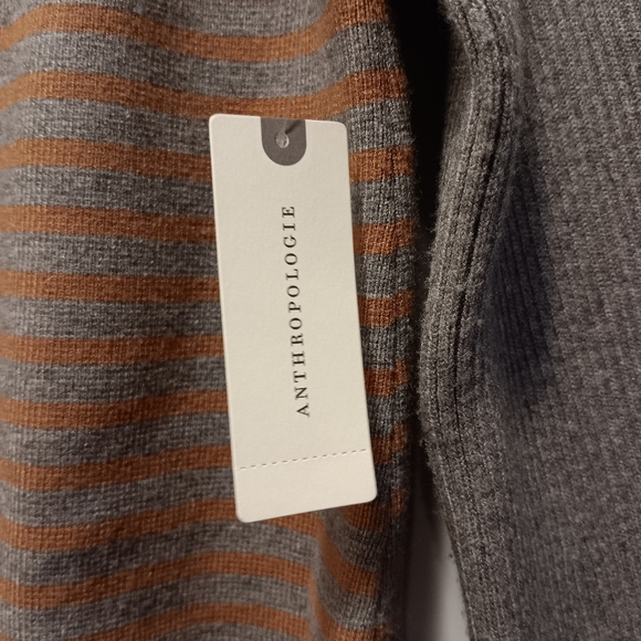 by Anthropologie Elise Ribbed Off Shoulder Tunic Sweater US S Gray/ Orange NWT - Picture 2 of 7